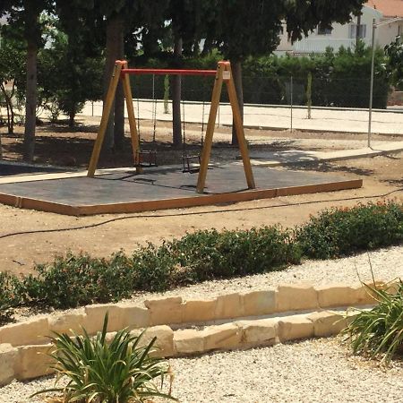 Poolside 2 Bedroom Apt, Paphos Riviera, Universal Area מראה חיצוני תמונה