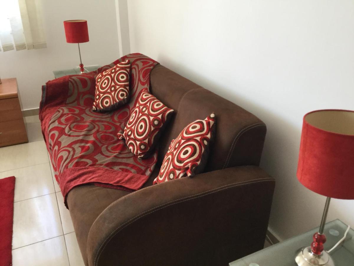 Poolside 2 Bedroom Apt, Paphos Riviera, Universal Area מראה חיצוני תמונה