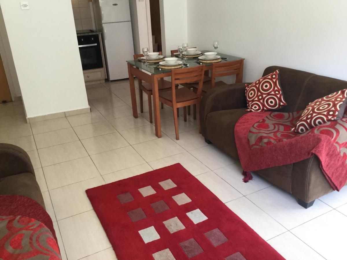 Poolside 2 Bedroom Apt, Paphos Riviera, Universal Area מראה חיצוני תמונה